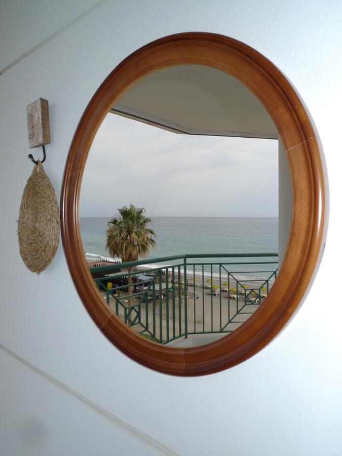 Torrox Costa Beachfront Apartment Exterior foto